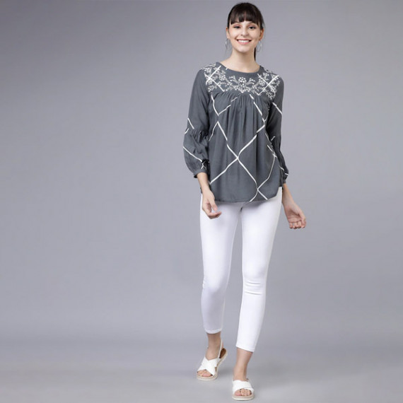 https://www.zenfashion.in/products/women-grey-and-white-printed-a-line-top