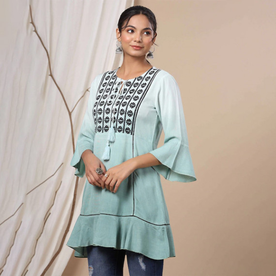https://www.zenfashion.in/products/women-green-tunics