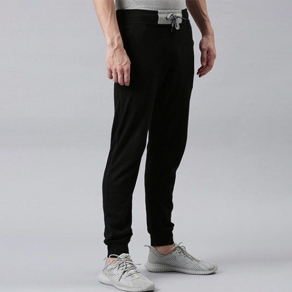 https://www.zenfashion.in/products/men-black-solid-organic-cotton-track-pants