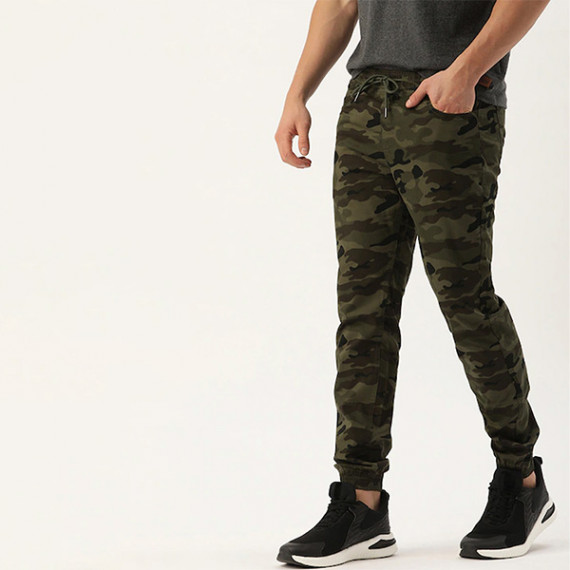 https://www.zenfashion.in/products/men-olive-green-camouflage-printed-slim-fit-joggers-trousers