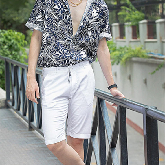 https://www.zenfashion.in/products/men-white-solid-slim-fit-regular-shorts