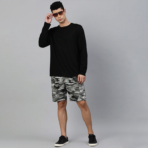 https://www.zenfashion.in/products/men-charcoal-grey-camouflage-printed-pure-cotton-cargo-shorts