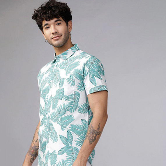 https://www.zenfashion.in/products/men-green-white-slim-fit-printed-casual-shirt